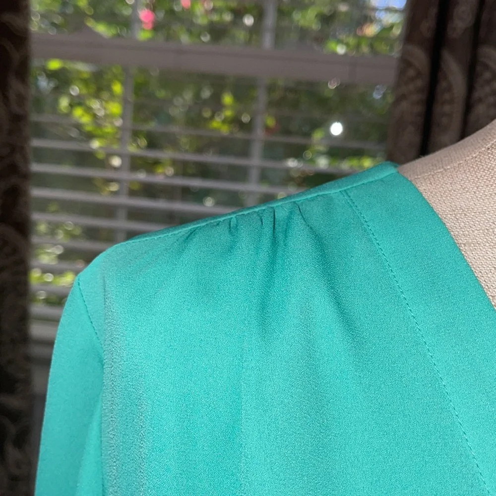 Chause Seafoam Green Long Sleeved Blouse Size Small - Picture 2 of 6